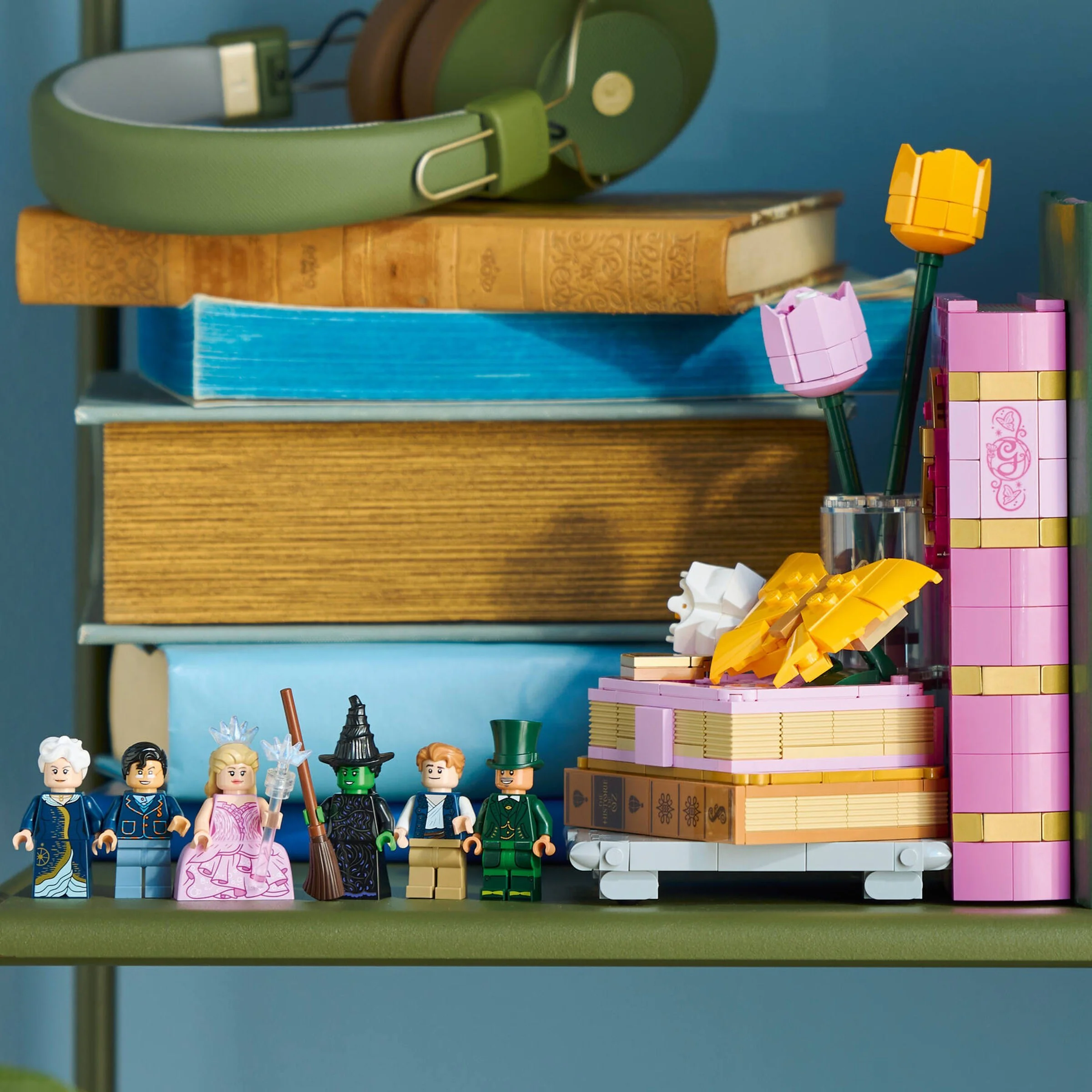 The Magical Bad Witch: Greenda and Eveba Bookshop LEGO 75691 image 10