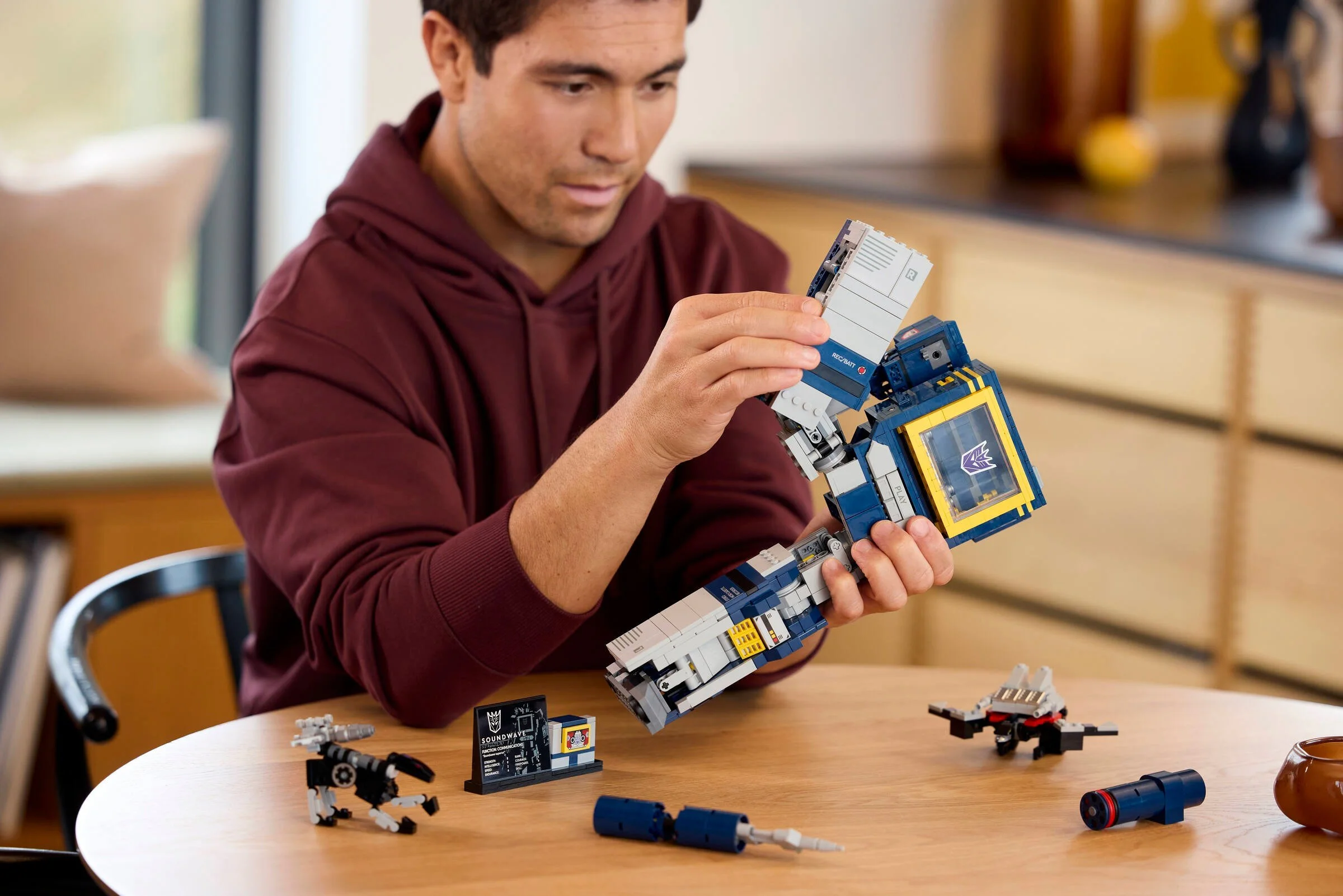 Transformer Kong: Soundwave 乐高 LEGO 10358 image 9