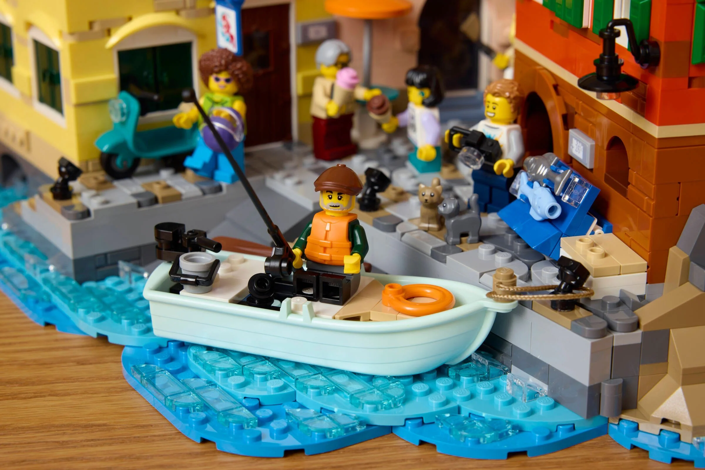 Italian Riviera LEGO 21359 image 7