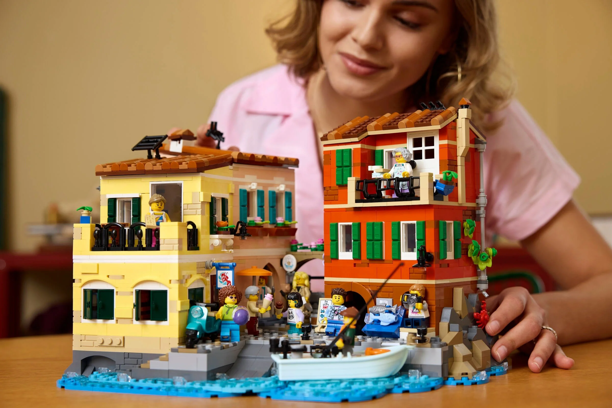 Italian Riviera LEGO 21359 image 10