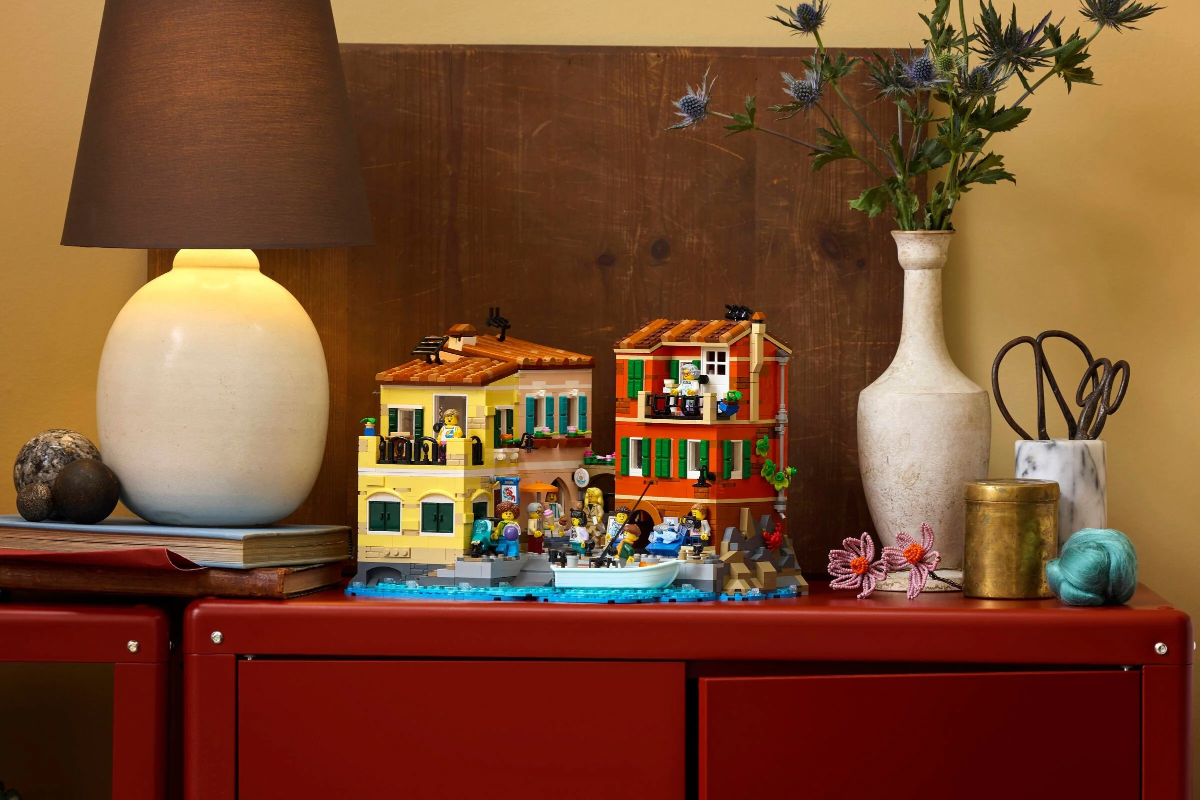 Italian Riviera LEGO 21359 image 11