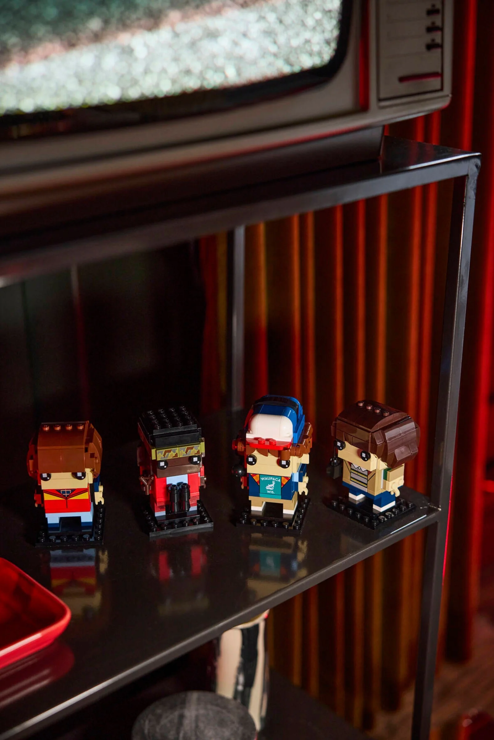 Strange words: Mike, Dustin, Lucas and Will LEGO 40801 image 6