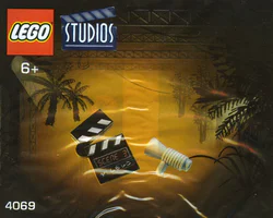 Film theatre: director ' s board and loudspeaker