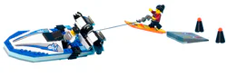 Mad stunt island: Water skiing
