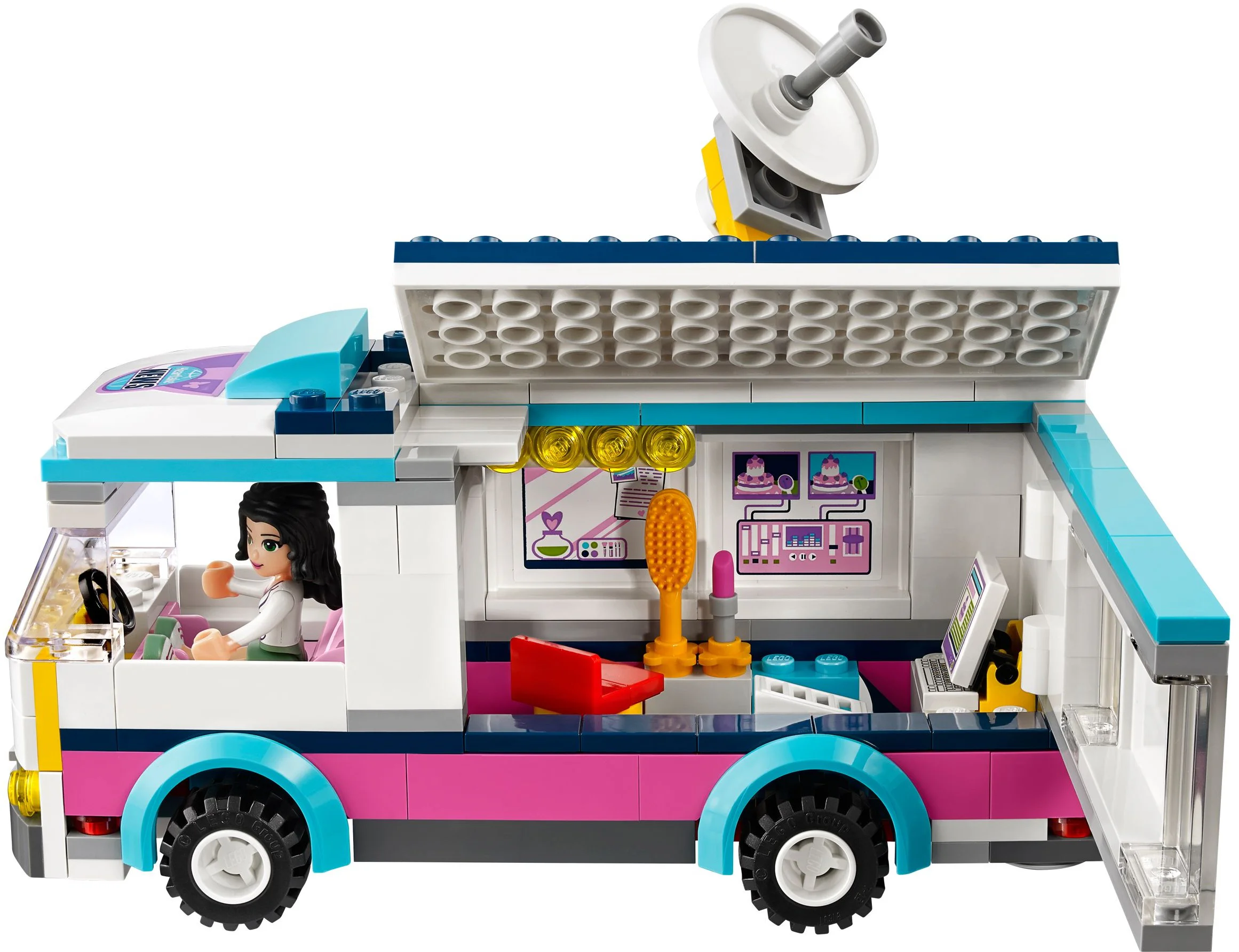Good friend: Heart Lake News Carrier LEGO 41056 image 2