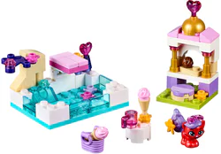Disney: Little pet treasure by the pool