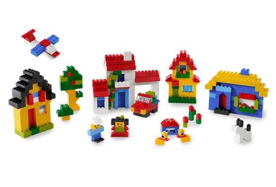 Creative spelling: the 50th anniversary suit 乐高 LEGO 5522
