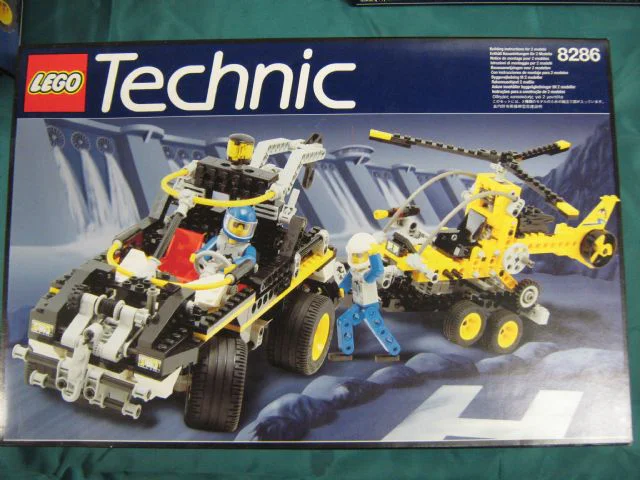 Three times one car 乐高 LEGO 8286 image 2