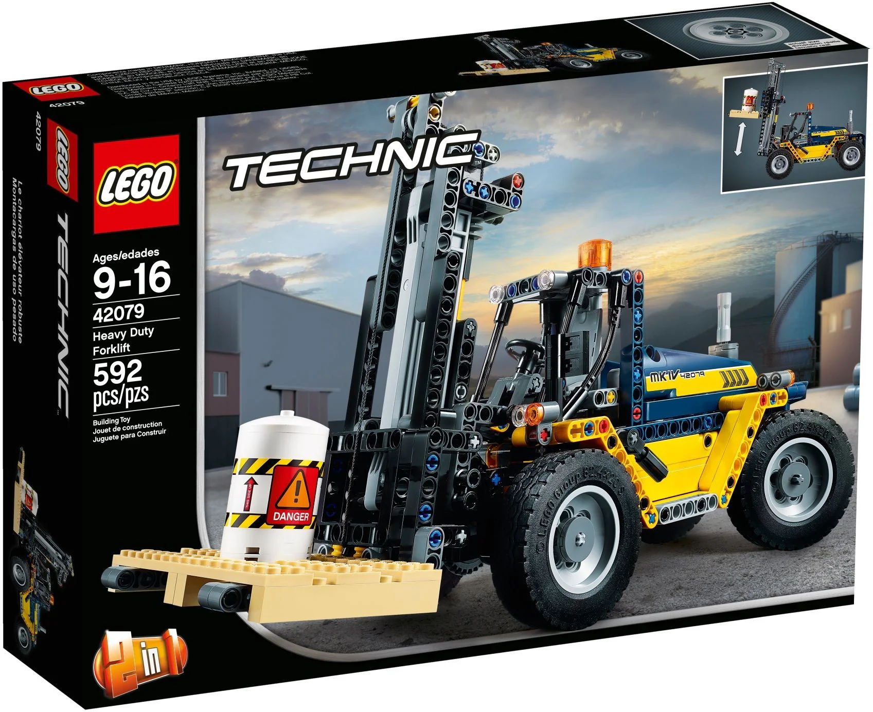 Heavy-duty forklift. 3379 image 1