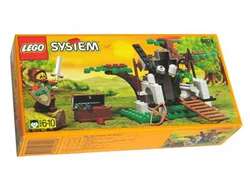 Castle: Dark Night Forest: Hiding in the Woods
