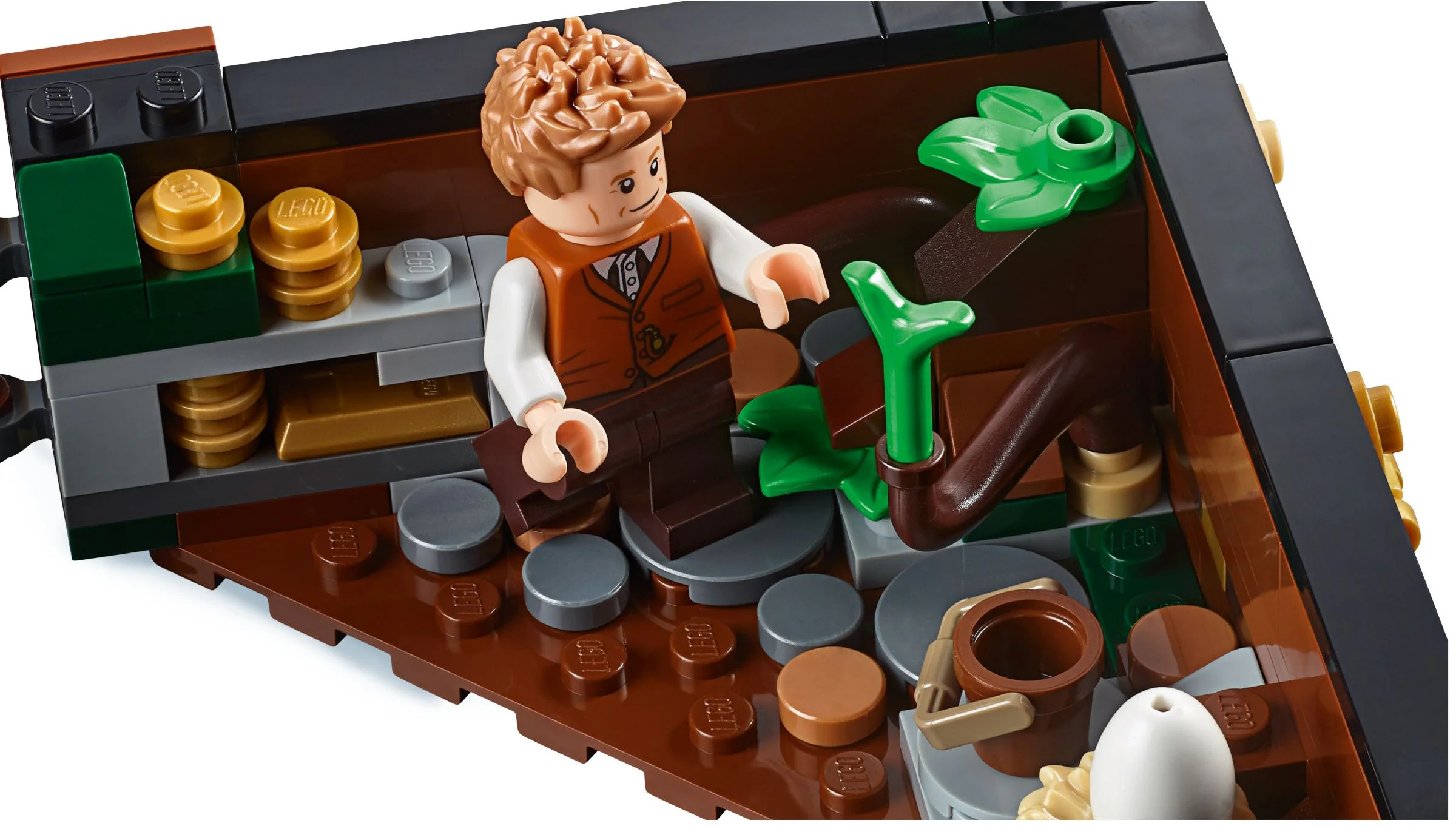 Where are magical creatures: Newt's Magical Luggage Box 16059 image 4