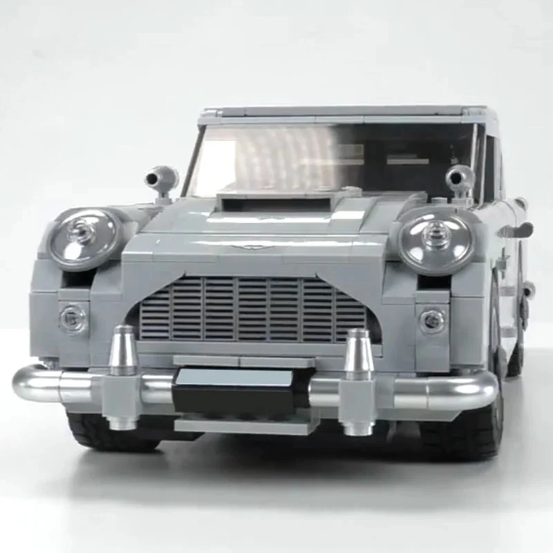 James Bond Aston Martin DB5 sports car X19047 image 3