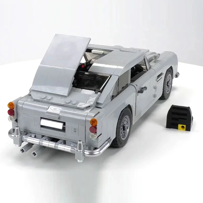 James Bond Aston Martin DB5 sports car X19047 image 10