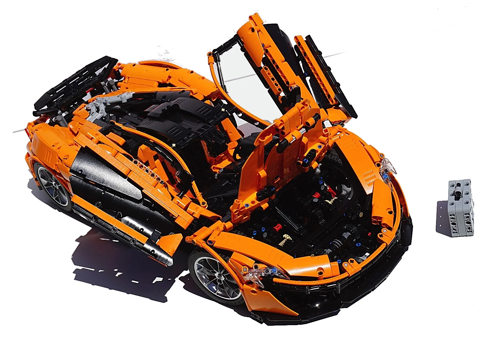 McLaren P1 hypercar 1:8 悦创 HAPPYBUILD/信宇科技 XQ1001-A image 35