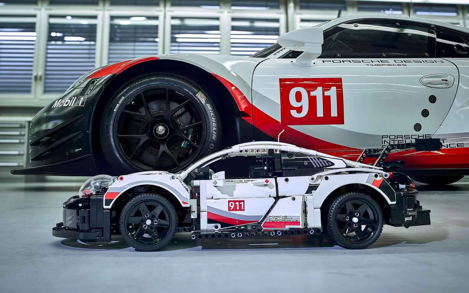 Porsche 911 RSR 71008 image 17