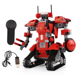 STARS: FIELD ONE, RED M1, SMART ROBOTS PUTTING TOGETHER REMOTE-CONTROL BLOCKS