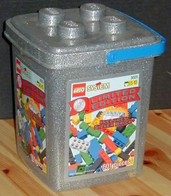 A limited set of silver barrels 乐高 LEGO 3025