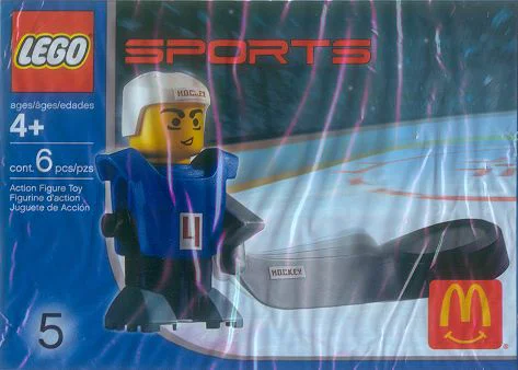 A hockey player on ice 乐高 LEGO 7920