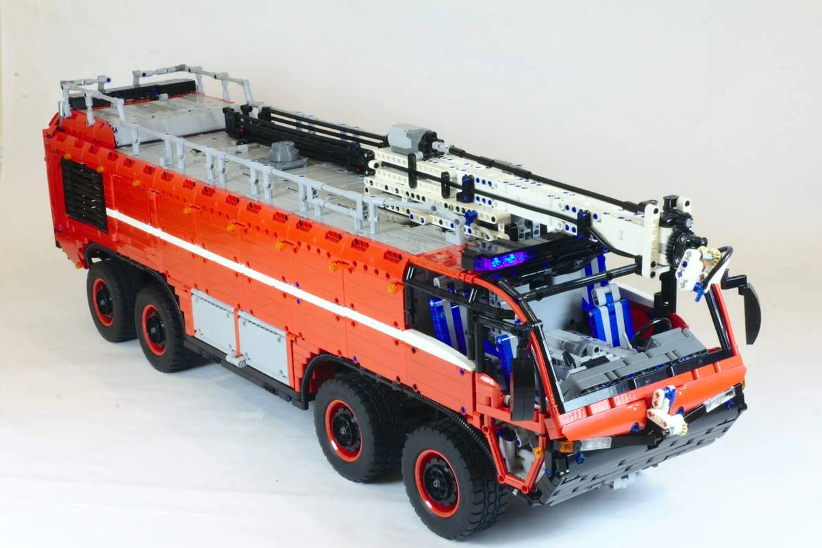 Airport Rescue Vehicle MOC-4446 image 7