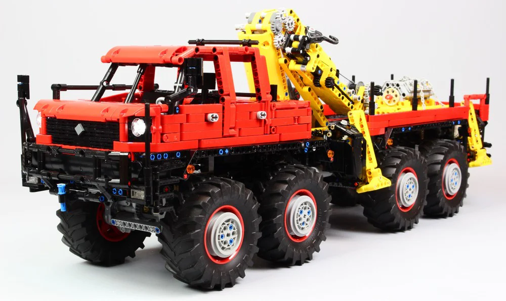 Hybrid Off-Road Truck 8x8 MOC-15805 image 1