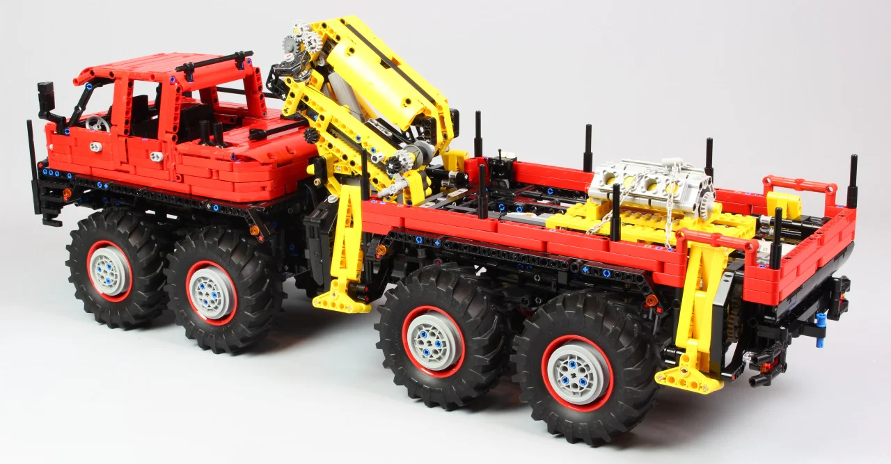 Hybrid Off-Road Truck 8x8 MOC-15805 image 4