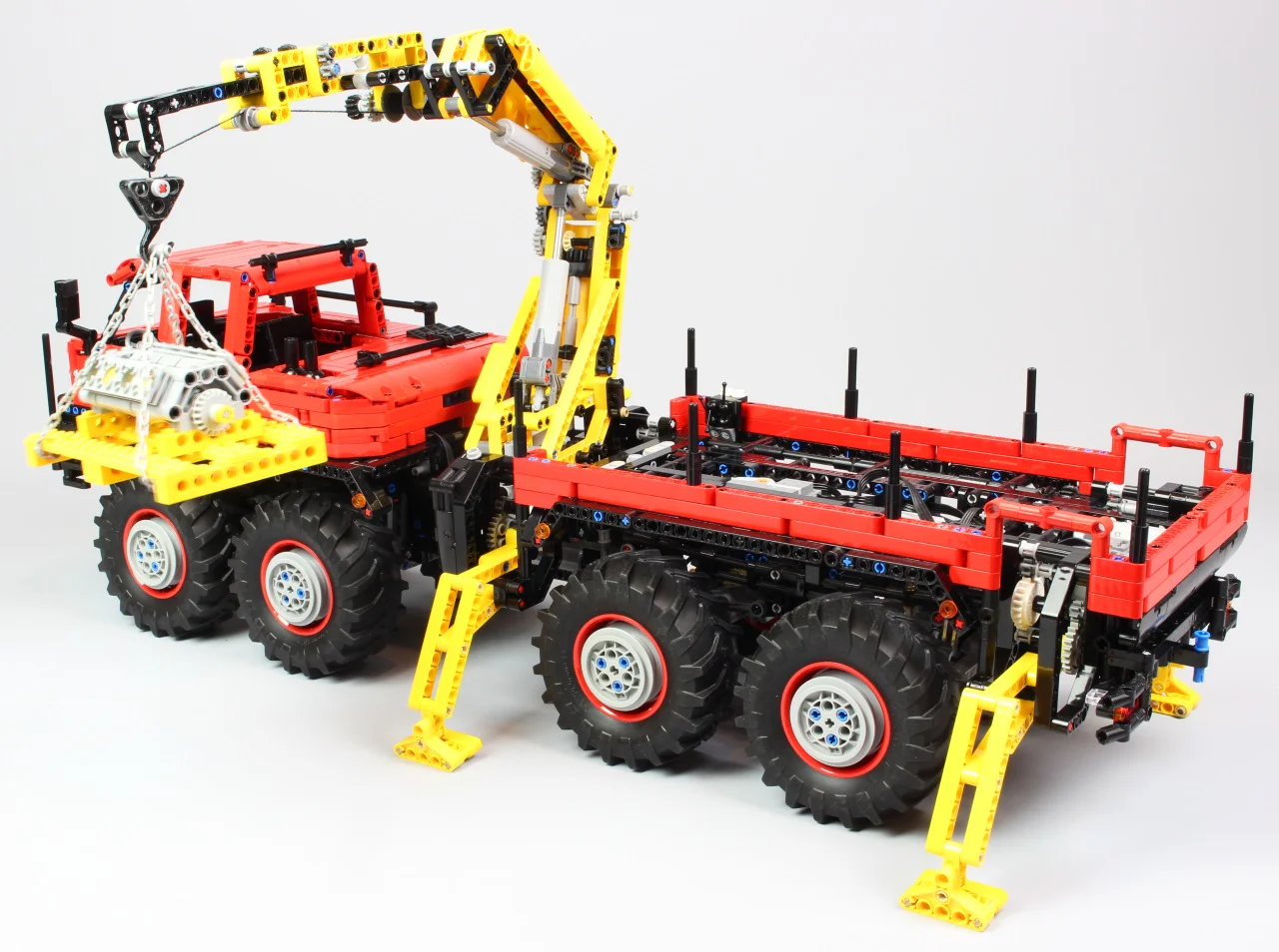 Hybrid Off-Road Truck 8x8 MOC-15805 image 5