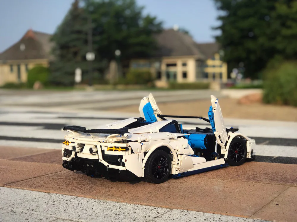 Lamborghini Aventador SVJ Roadster 1:8 非凡 F10002 image 1