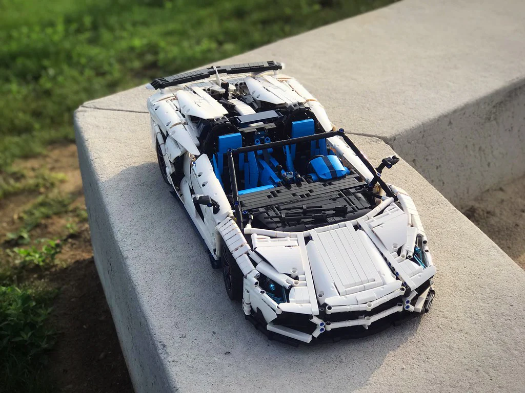 Lamborghini Aventador SVJ Roadster 1:8 非凡 F10002 image 2