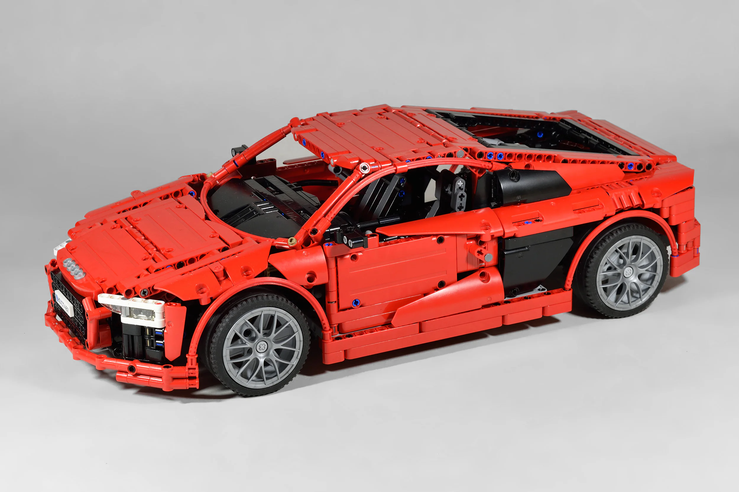 Audi R8 V10 1:10 MOC-4463 image 2