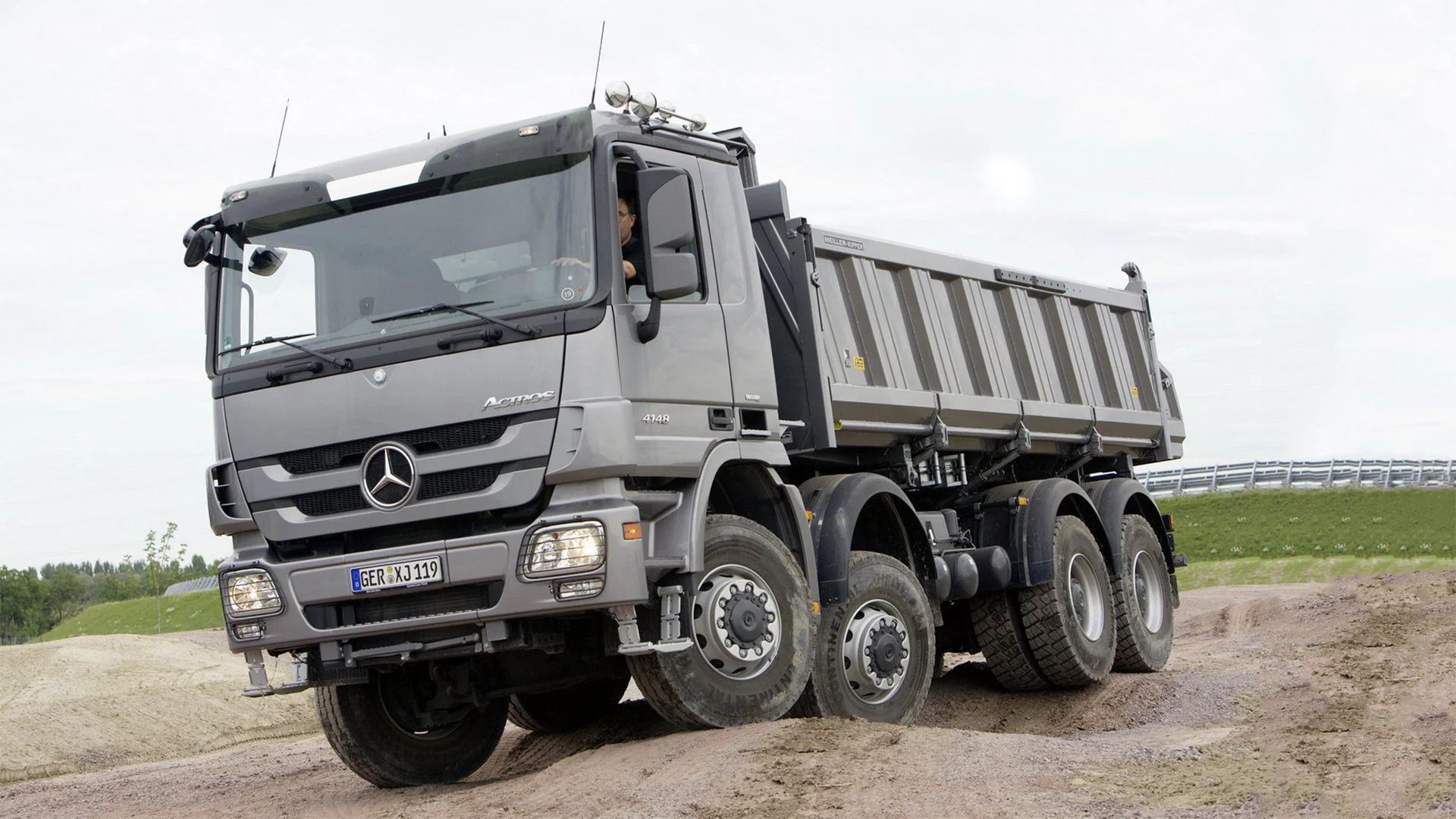 Mercedes-Benz Actros dump truck MOC-25443 image 1