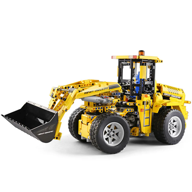 Rear-wheel-drive loader 1:10 MOC-0836 image 8