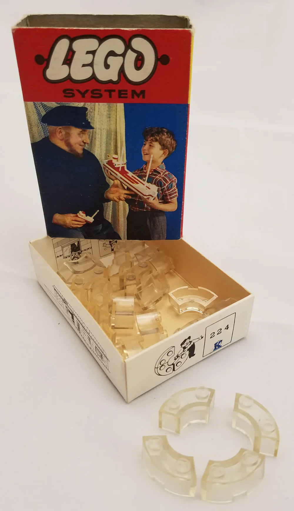 2 x 2 & 2 x 4 Curved Bricks 乐高 LEGO 224 image 1