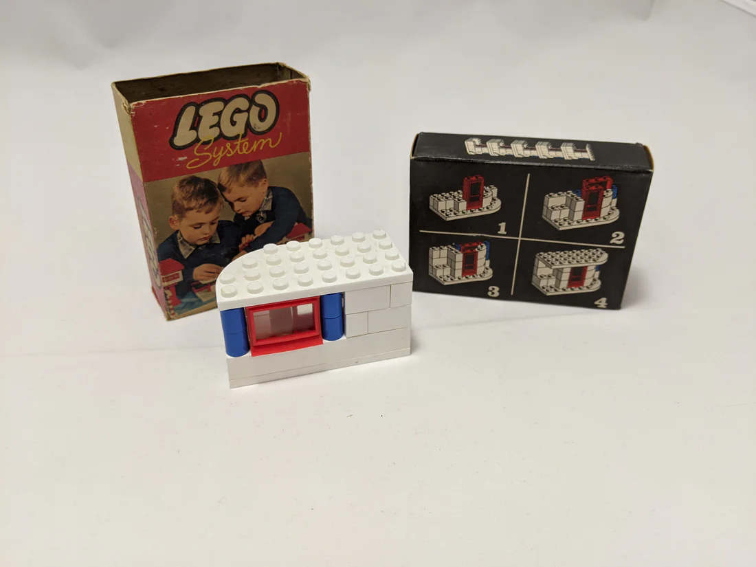 Town planning: Little house on the left corner 乐高 LEGO 212 image 2