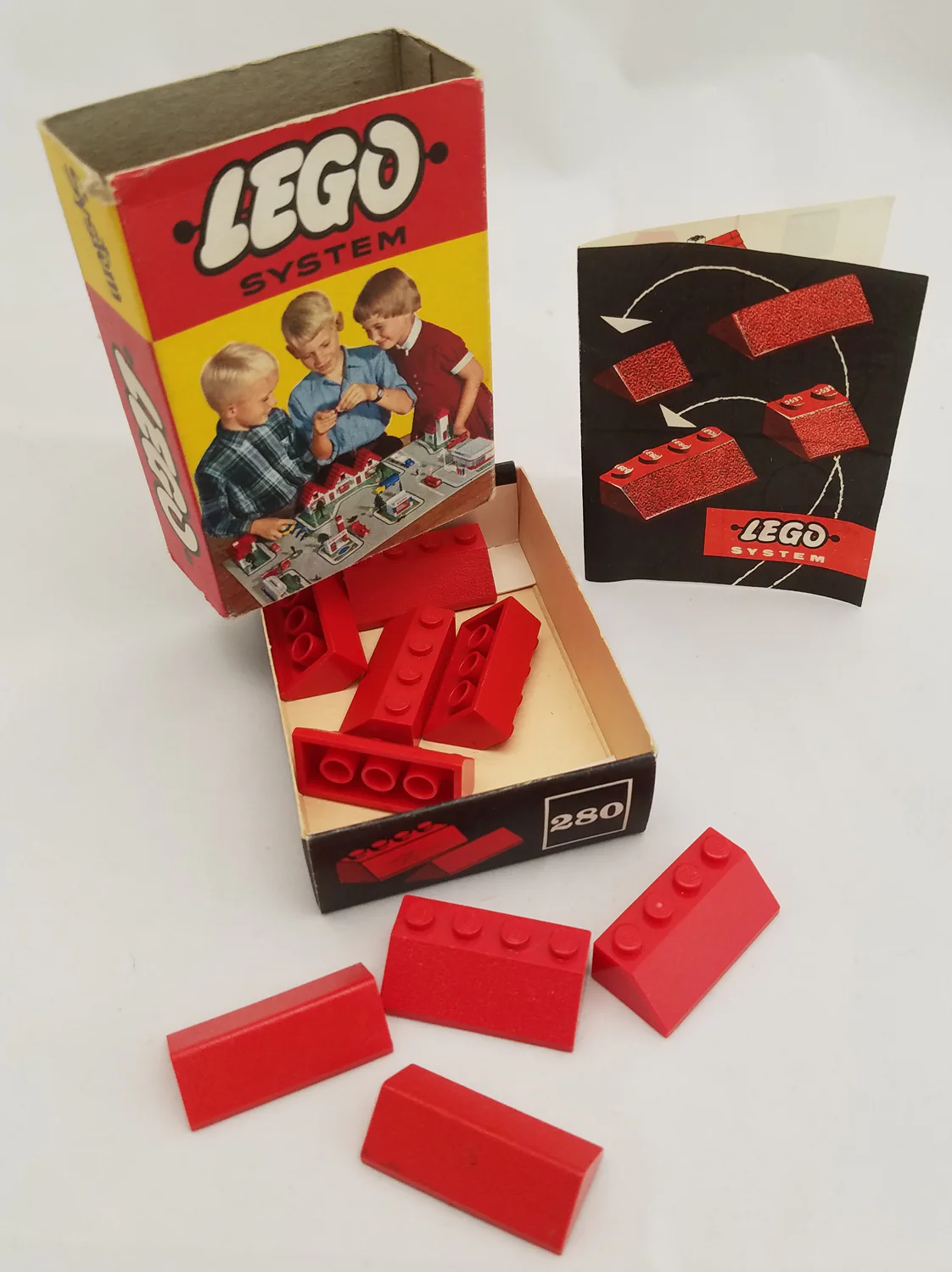 Wēi Tiān Lóu Chǐ ( Sloping Roof Bricks) 乐高 LEGO 280