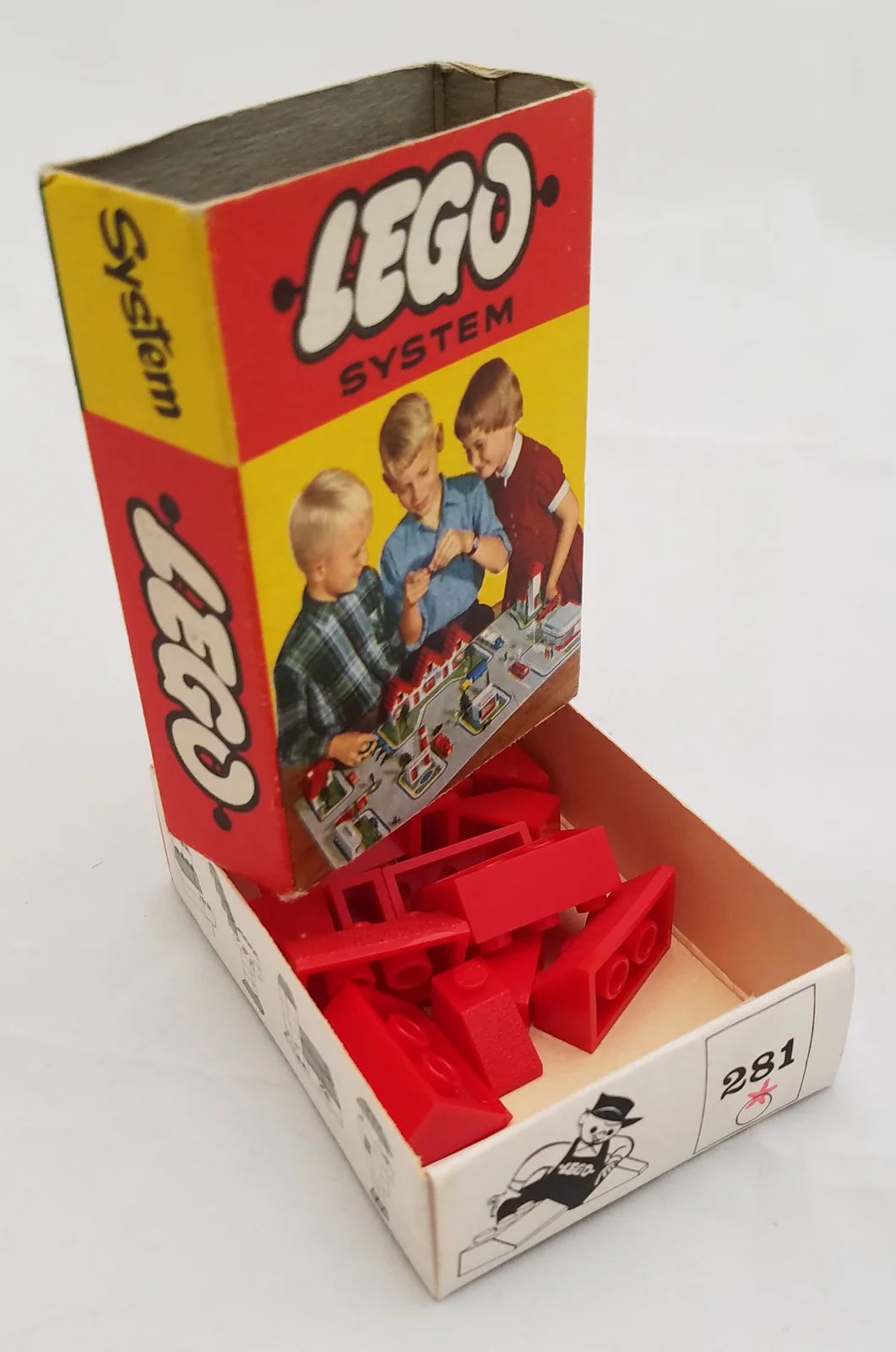 1 x 2 and 3 x 2 Sloping Bricks 乐高 LEGO 281 image 1