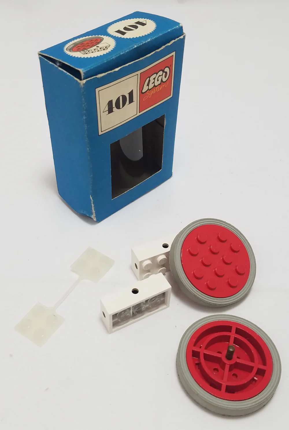 "Jumbo Tires with Axle (System)" 乐高 LEGO 401-3 image 3