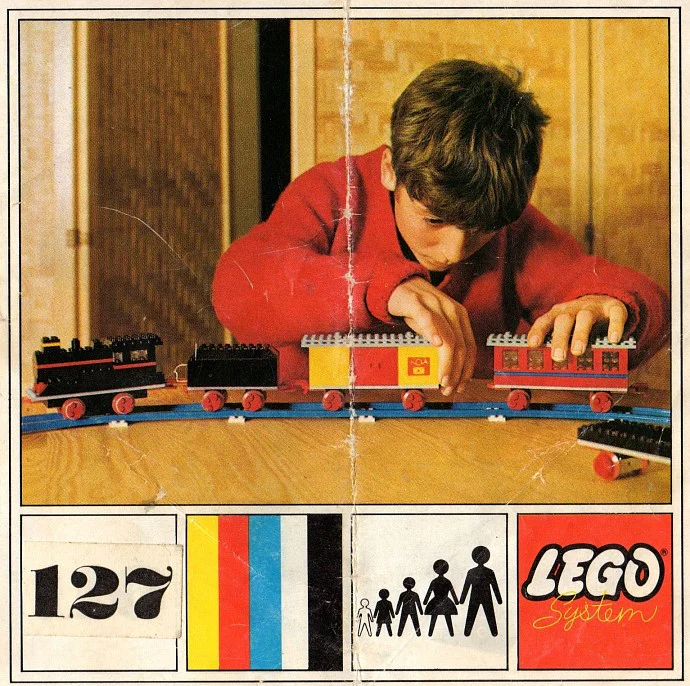 A complete train with 3 wagons. 乐高 LEGO 127