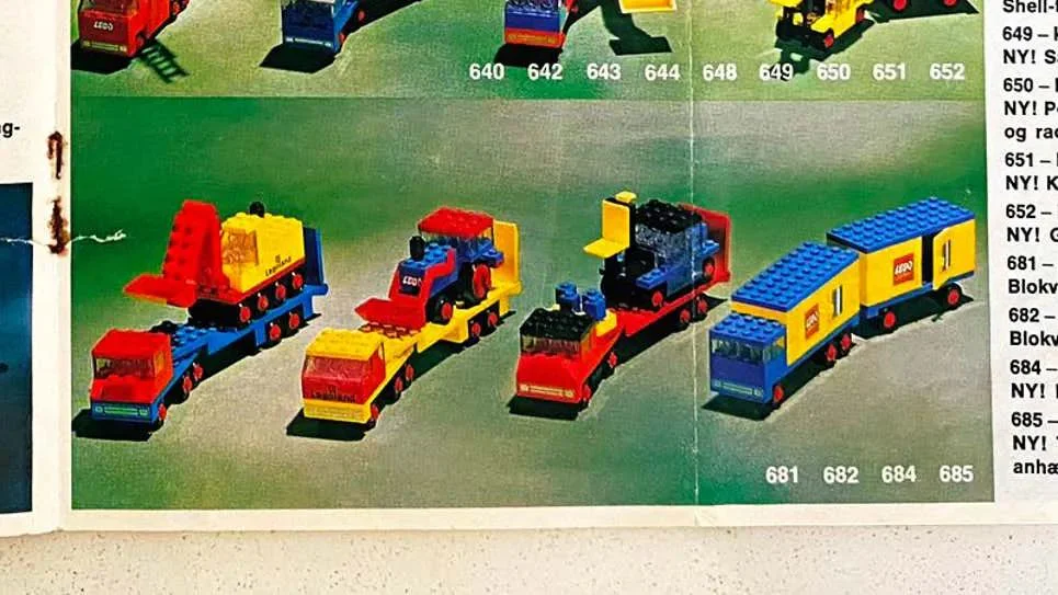 Low Loader with 4 world expert 乐高 LEGO 681 image 1