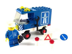 Road maintenance vehicle