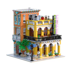 Street Scene: Havana Coffee Shop