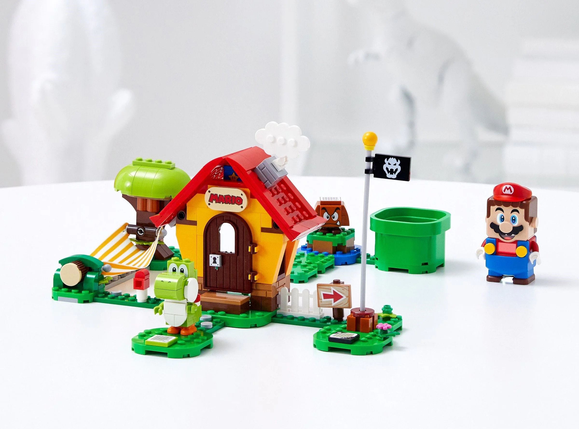 Mario's House and Yoshi's Expansion Gate. 1995 71714 image 3