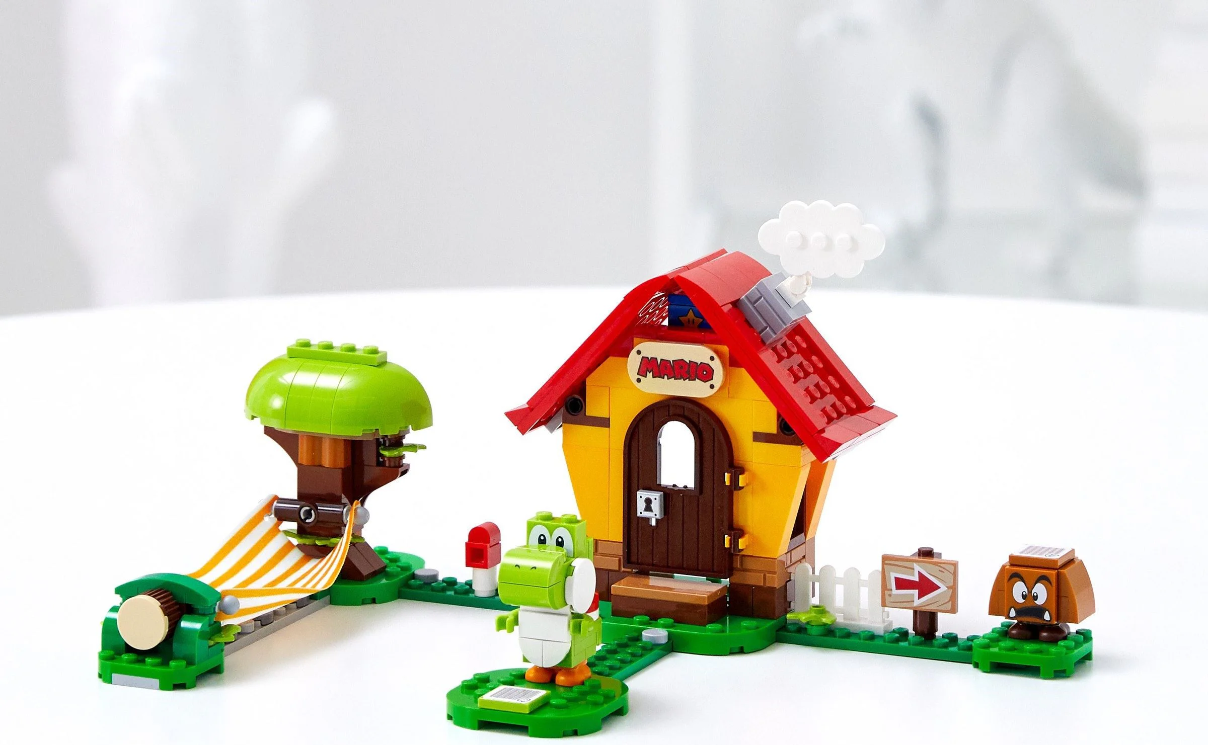 Mario's House and Yoshi's Expansion Gate. 1995 71714 image 4