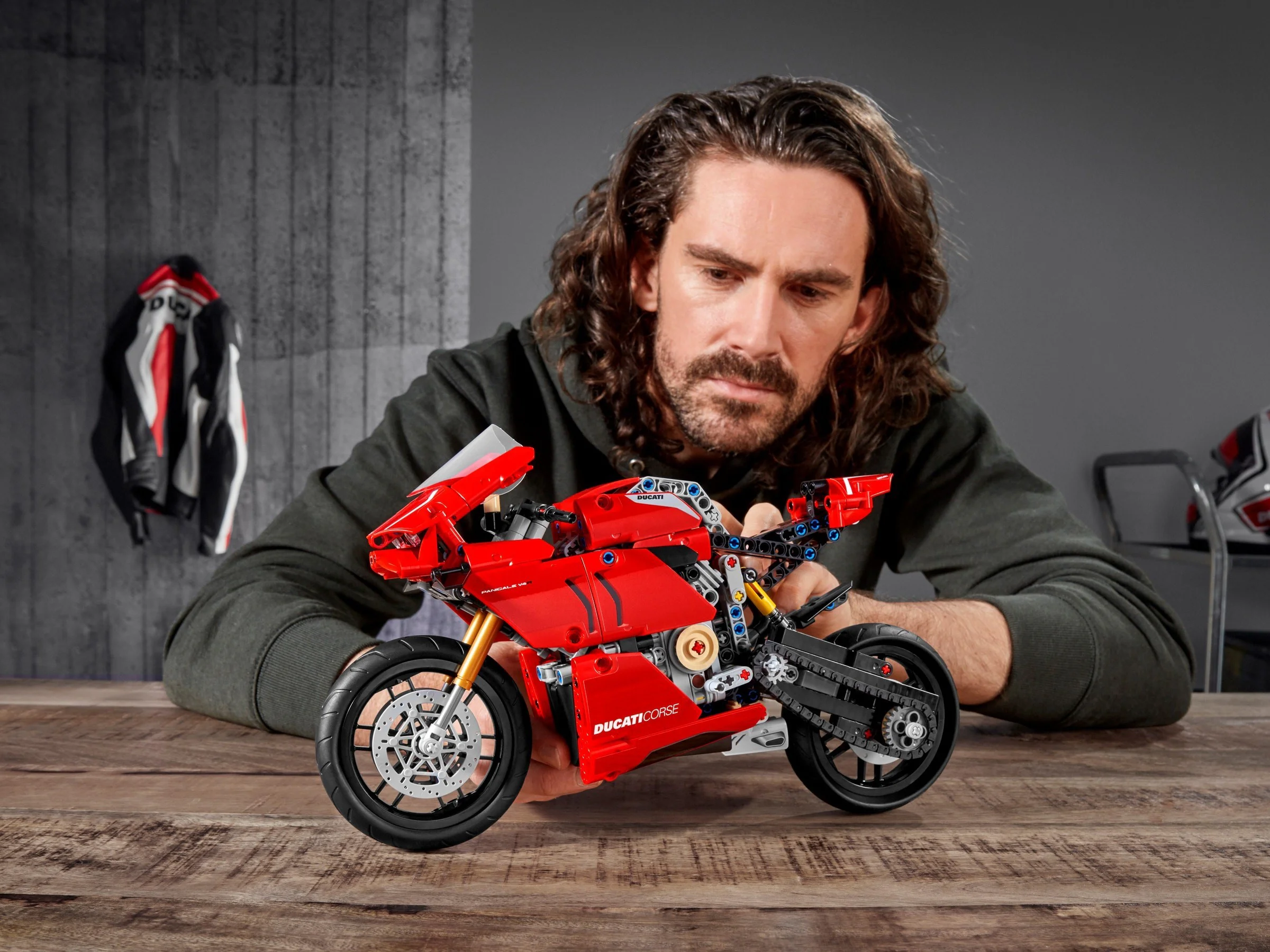 Ducati Panigale V4 R Track Motorcycle 乐博LEBO 10272 image 3