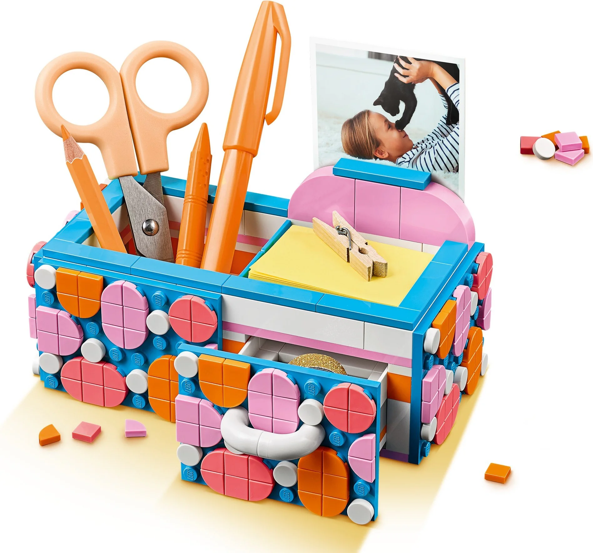 Take the box from the desk 乐高 LEGO 41907 image 5