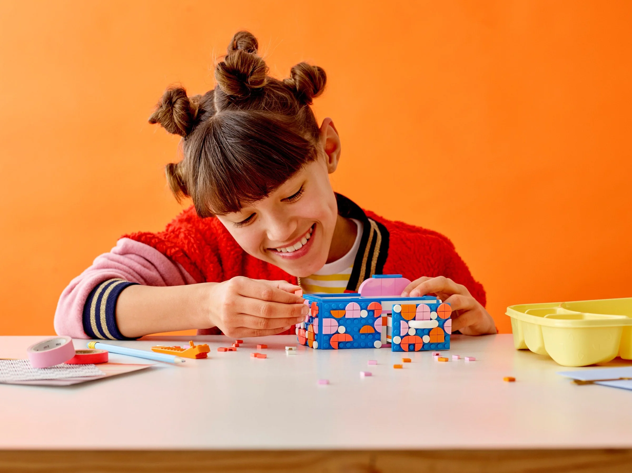 Take the box from the desk 乐高 LEGO 41907 image 11