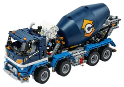 Concrete mixed transport vehicle