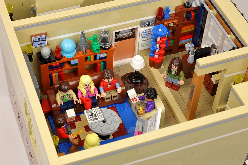 Street scene: Big Bang Theory and Friends themed skyscraper. MOC-34463 image 18