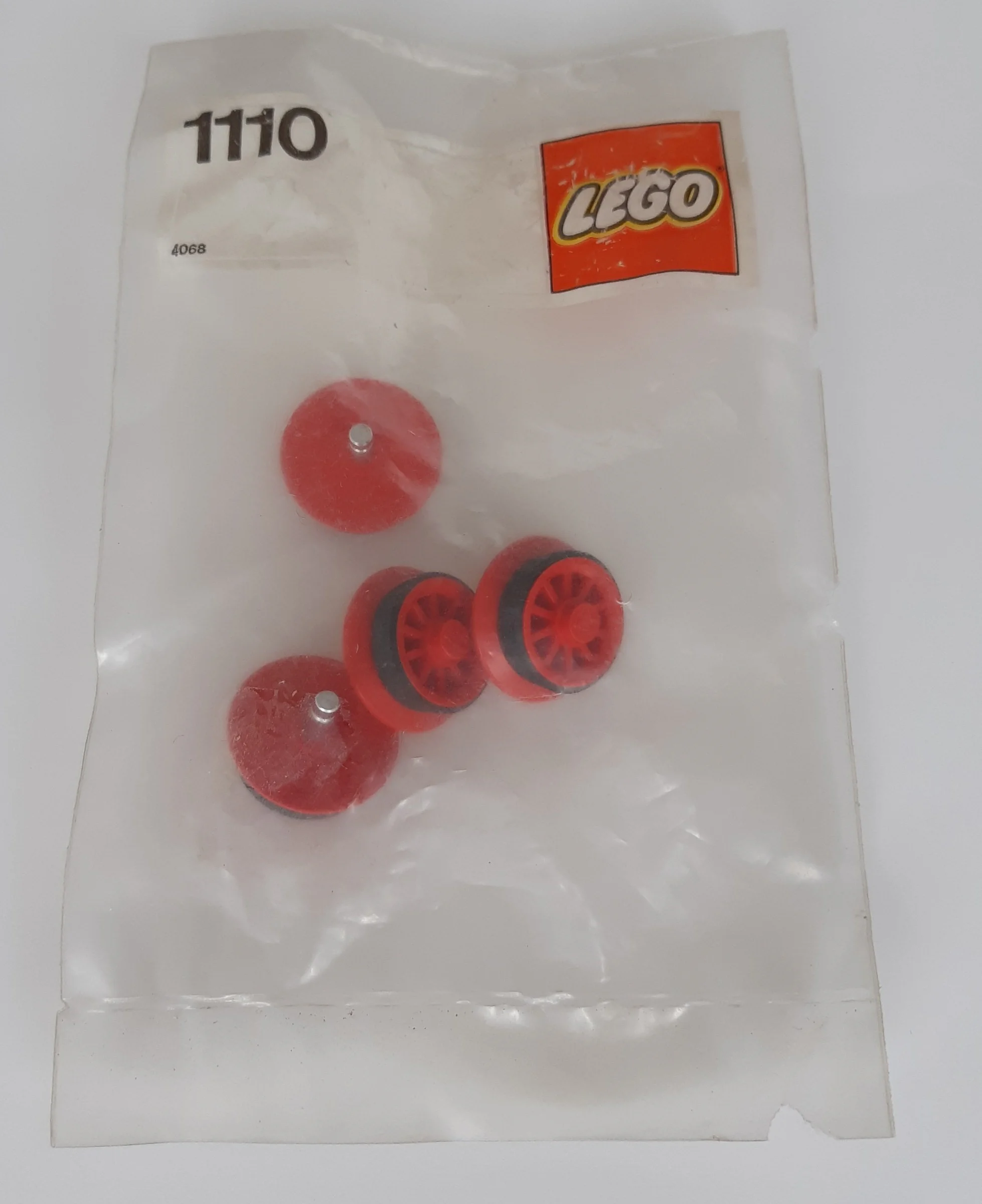 Four train wheels. 乐高 LEGO 1110