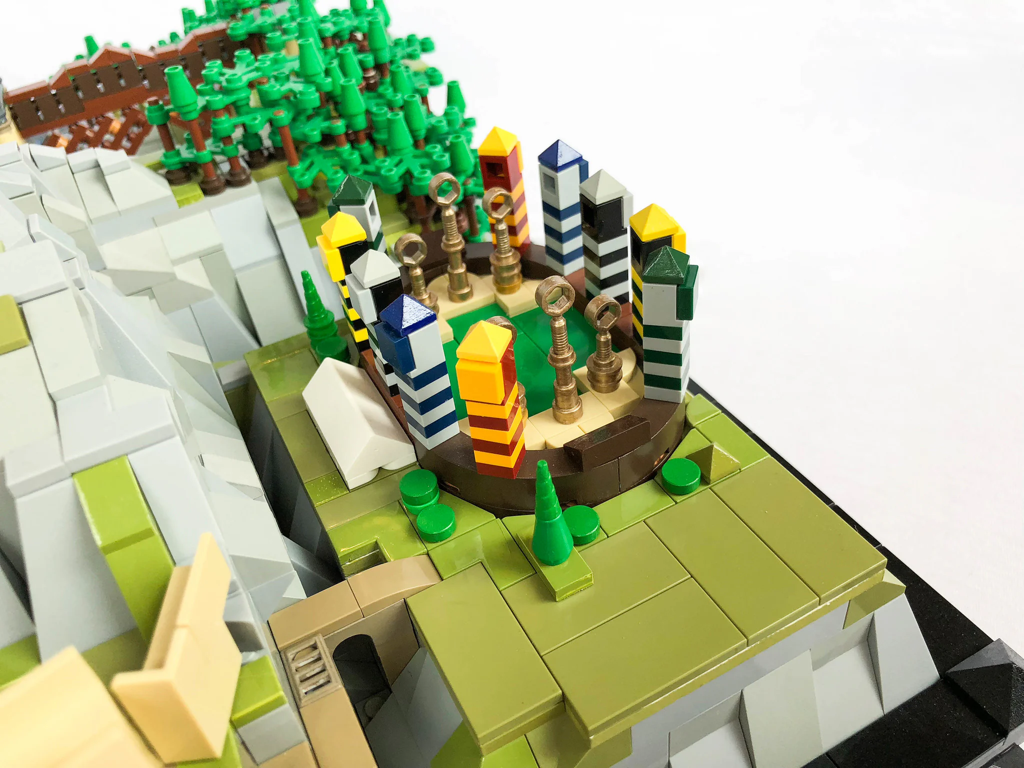 Miniature Version of Hogwarts Magic School 宇星模王 MOULDKING 22004 image 11