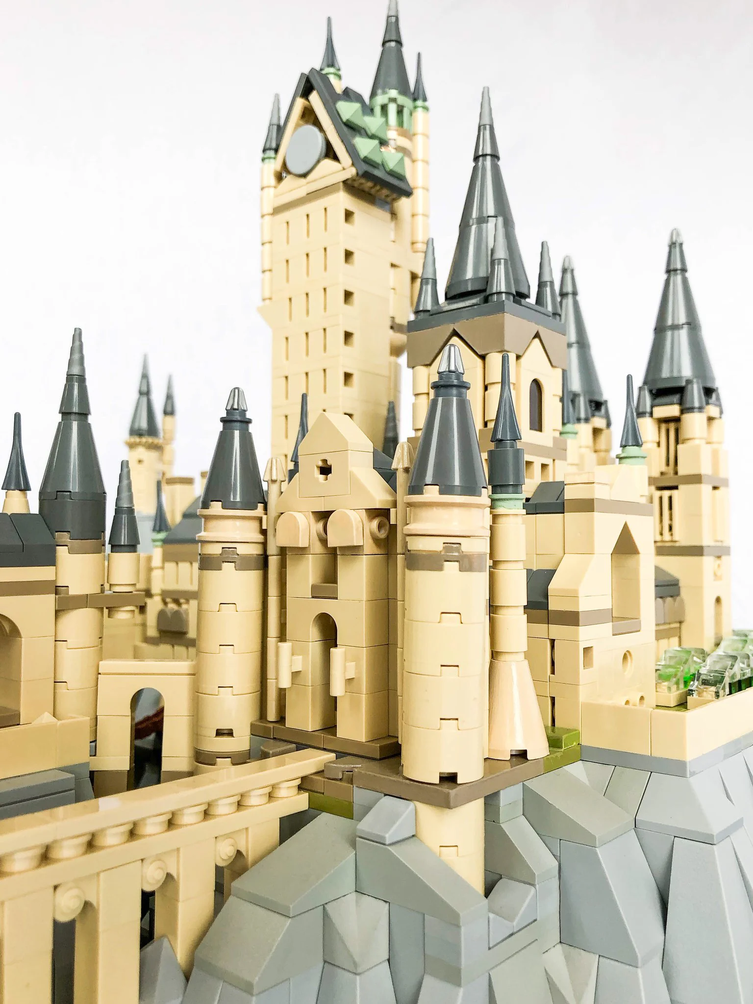 Miniature Version of Hogwarts Magic School 宇星模王 MOULDKING 22004 image 38